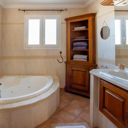 Villa Picpoul By *